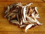 香菇海鮮疙瘩湯的做法圖解2