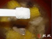 玉米排骨湯的做法圖解6