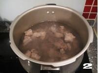 清燉白蘿卜牛腩湯的做法圖解2