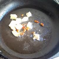 花鰱魚頭豆腐湯的做法圖解2