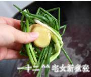 墨魚大蝦豆腐湯的做法圖解4