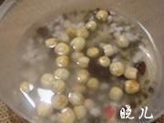 綠豆蓮子銀耳粥的做法圖解2