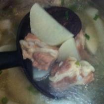 豬骨白蘿卜湯的做法
