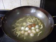 秀珍菇丸子湯的做法圖解8
